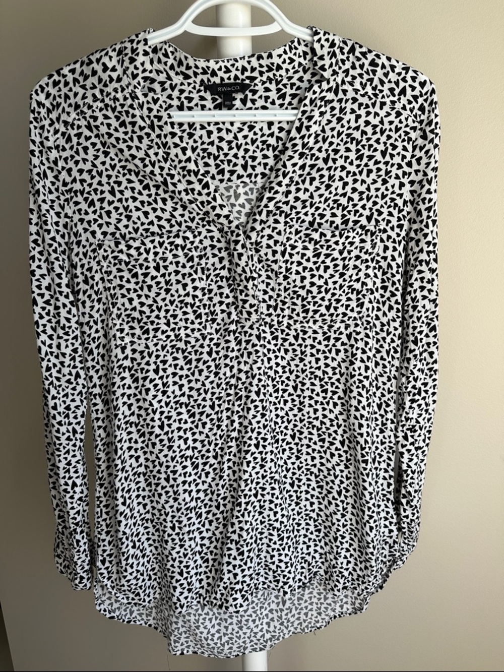 RW&Co Long Sleeve Heart Print Tunic Blouse Size Medium